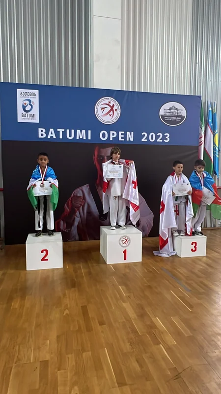 Azərbaycan taekvondoçuları Gürcüstanda 12 medal qazanıblar
