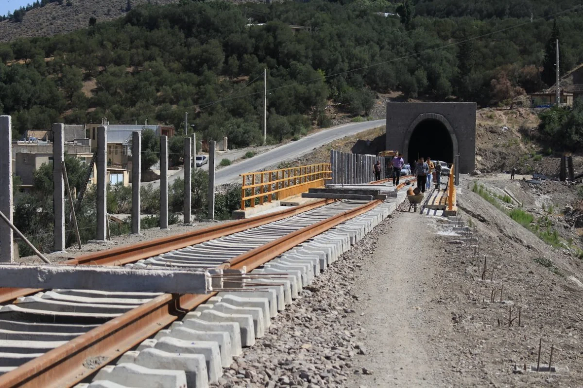 İran: Rəşt-Astara dəmir yolunun tikintisi üç ildən çox çəkə bilər