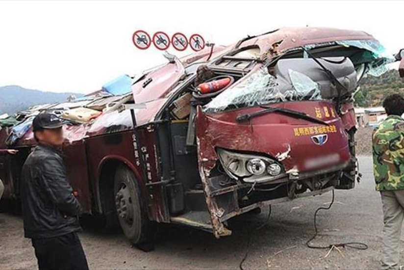 11 dead after truck crashed into passenger bus in east China