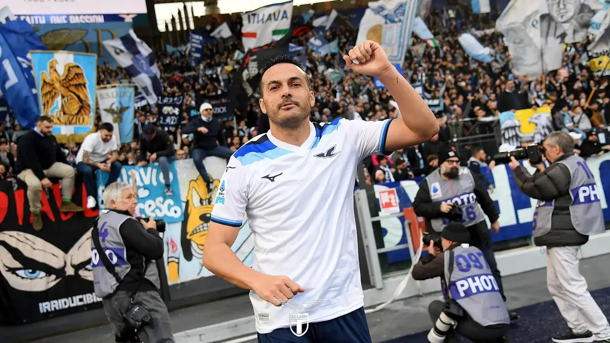 Latsio 37 yaşlı ispaniyalı futbolçu ilə yeni müqavilə imzalayıb