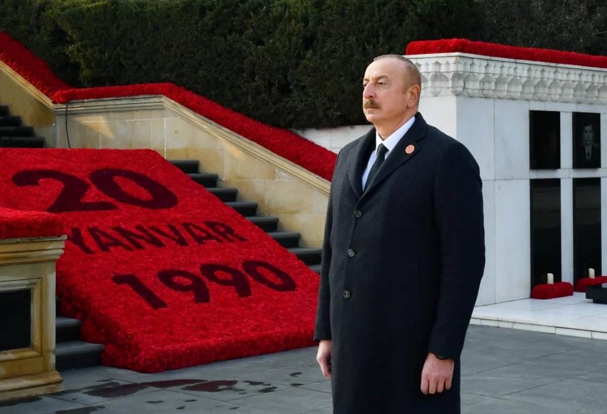 Prezident İlham Əliyev Şəhidlər xiyabanını ziyarət edib