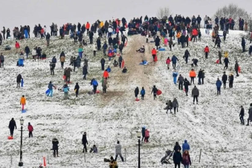 В Британии двоих оштрафовали на 10 тысяч фунтов за игру в снежки