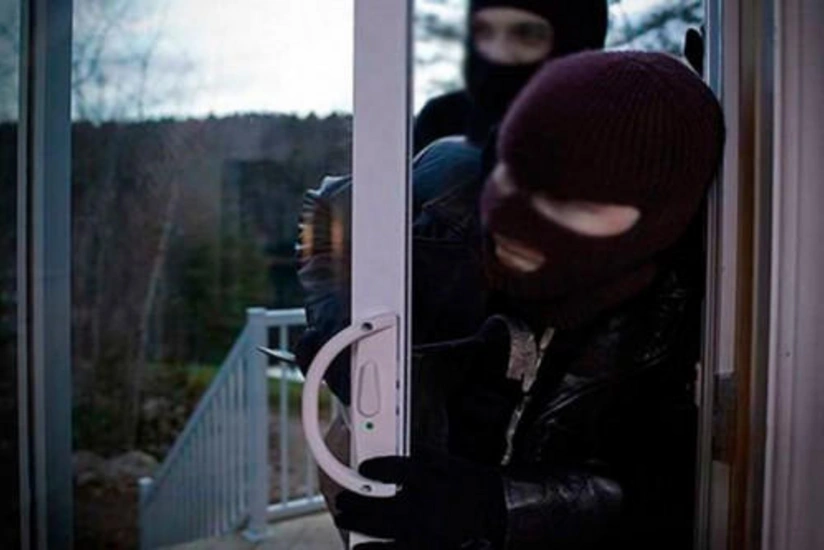 Buzovnada qara maskalılar saxlanılıb