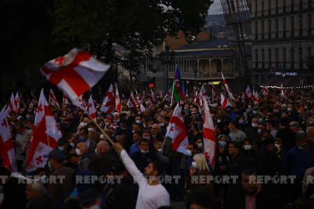 В Тбилиси завершился митинг сторонников Саакашвили