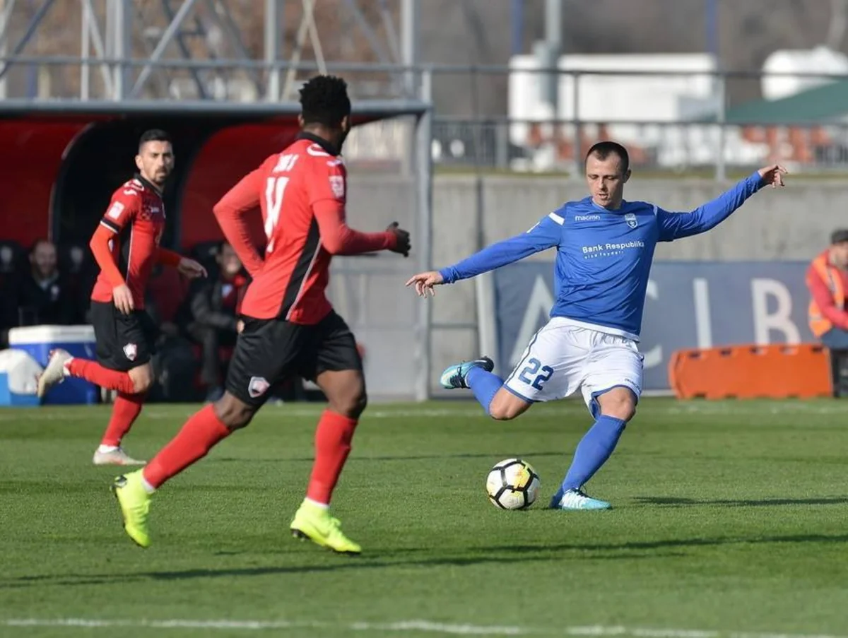 Azərbaycan Premyer Liqasının debütantı serbiyalı futbolçu ilə yollarını ayırıb