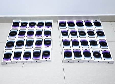 Azərbaycana 40 ədəd iPhonenin qanunsuz keçirilməsinin qarşısı alınıb