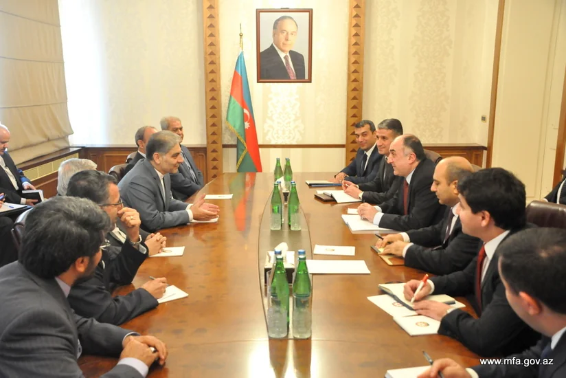 Elmar Məmmədyarov İranın Şərqi Azərbaycan vilayətinin valisi ilə görüşüb