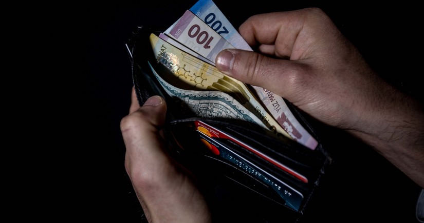 Azərbaycanın informasiya və rabitə sektorunda orta maaş 9 %-ə yaxın artıb
