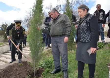 Daşkəsəndə Heydər Əliyevin 100 illiyi münasibətilə ağacəkmə aksiyası keçirilib