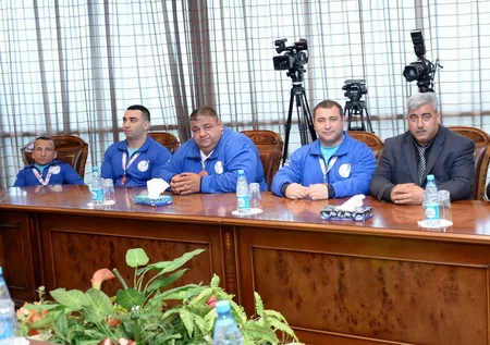 Azər Əliyev pauerliftinq üzrə paralimpiya milli komandasının üzvləri ilə görüşüb
