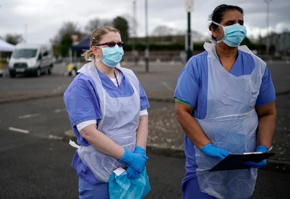 Число жертв коронавируса в Британии составило 42 589 человек