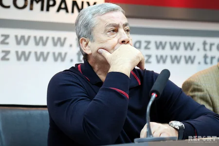 Futbol veteranı İsgəndər Cavadovun həyatından və karyerasından bəhs edən kitabın təqdimatı olub