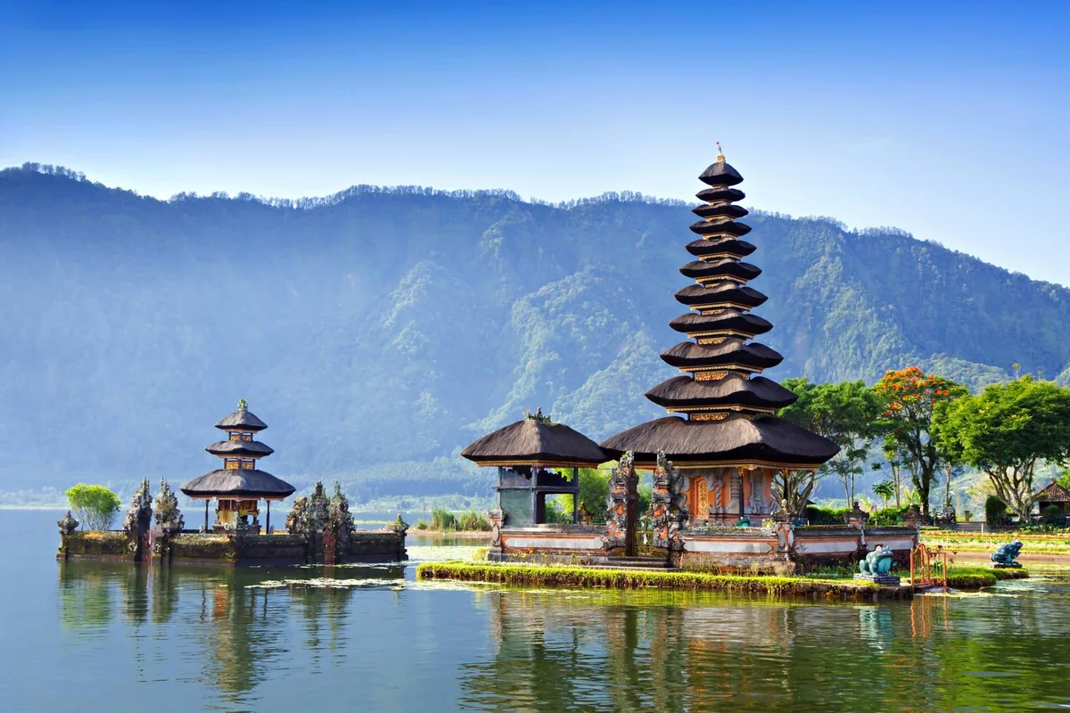 5.6 magnitude quake hits Indonesia