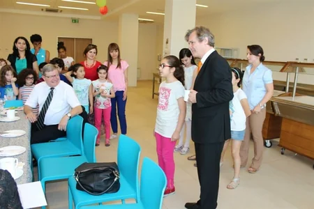 Fransalı dövlət xadimləri Bakı Fransız Liseyində olub