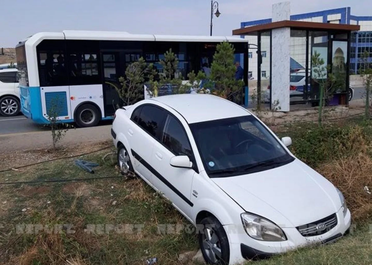 KamAZ fotoqrafın avtomobilini vurub dərəyə atdı - FOTO