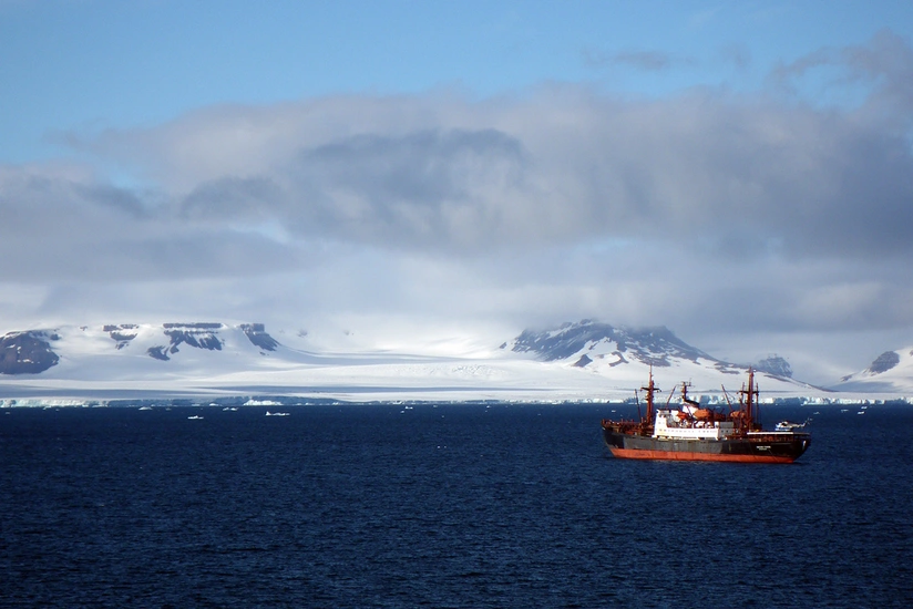 Trump opens more Arctic land for US oil drilling