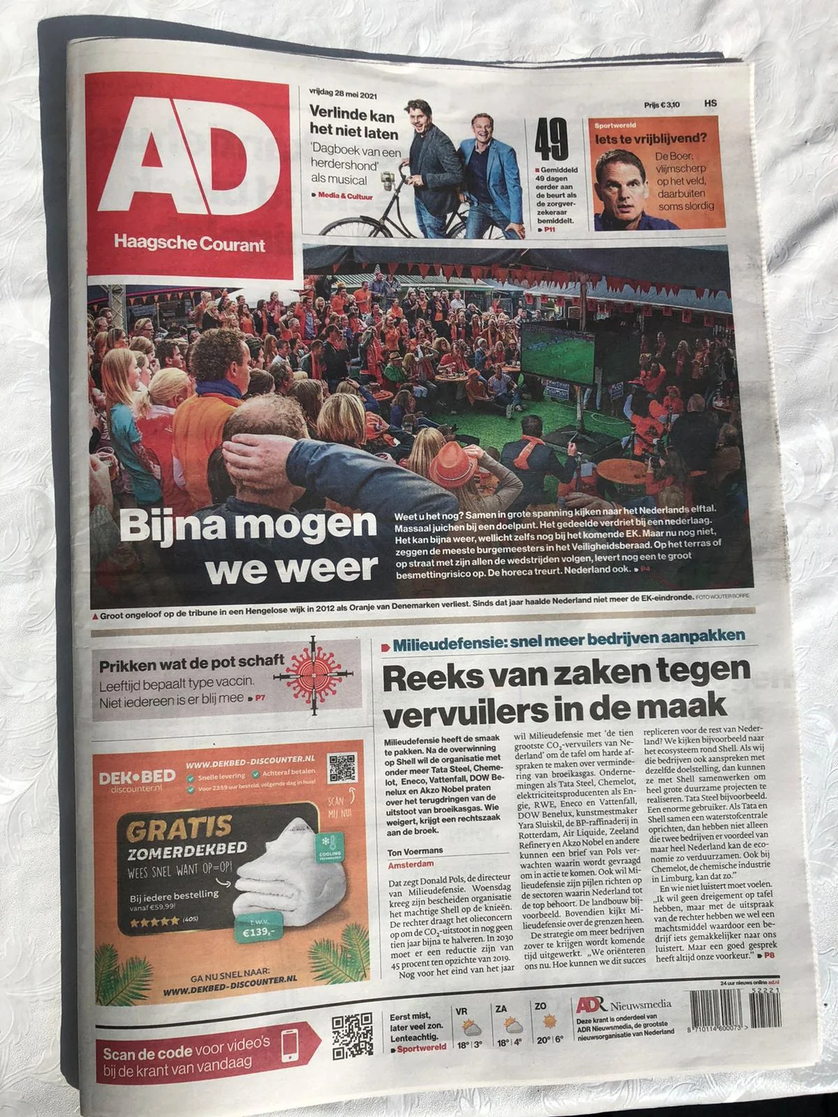 Niderland mətbuatında Respublika Günü haqqında məlumat verilib