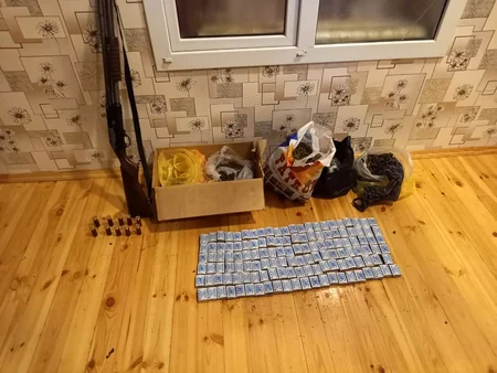 Sabirabadda keçmiş məhkumdan narkotik və silah aşkarlanıb