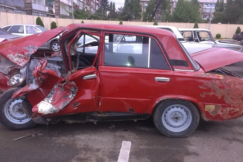 ​Lənkəranda minik avtomobili yük maşını ilə toqquşub - FOTO