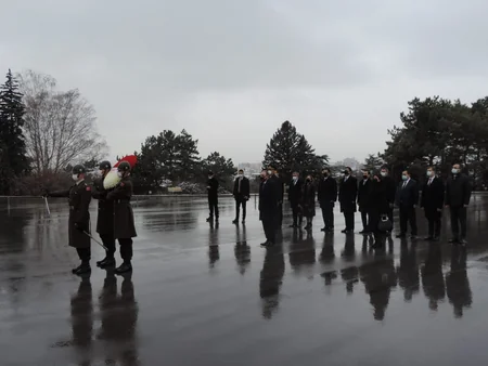 Kamran Əliyev Türkiyəyə rəsmi səfərə gedib