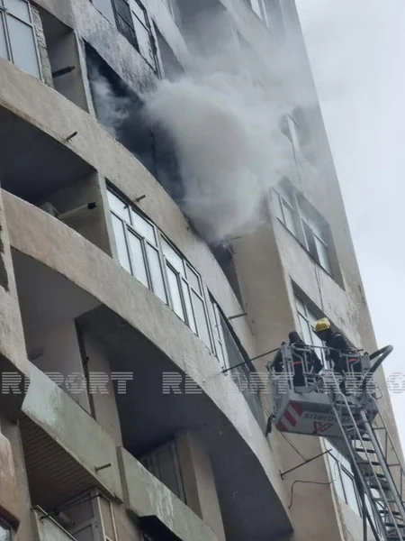 Xətaidə çoxmərtəbəli yaşayış binasında yanğın olub - YENİLƏNİB - VİDEO