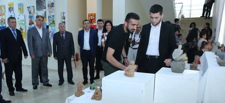 Azyaşlı məhkumların əl işlərindən ibarət sərgi açılıb