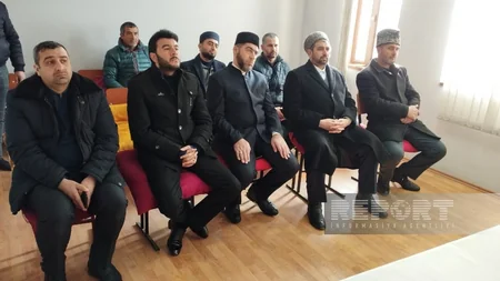 Azərbaycanda bir qrup din xadimi İrandakı səfirliyimizdə törədilmiş terror aktı ilə bağlı etiraz bəyanatı qəbul ediblər