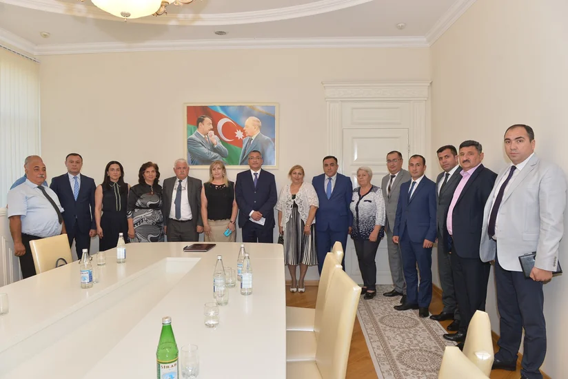 Qaçqınkomun sədri QHT rəhbərləri ilə görüşüb