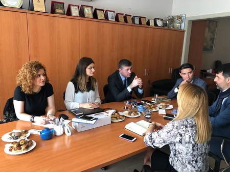 Açıq məkandakı reklamlara baxış sayını müəyyənləşdirən texnologiya tətbiq edilə bilər