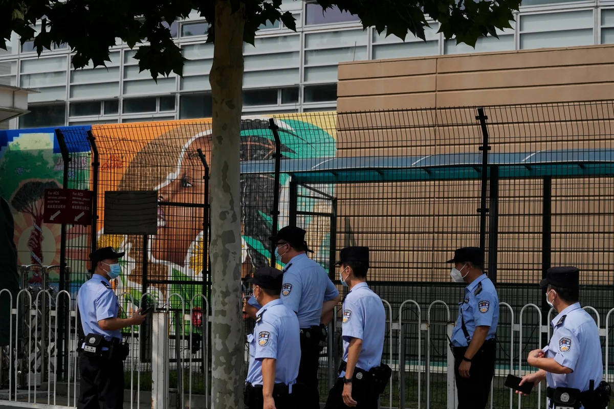 Knife attack in Shanghai kills 3