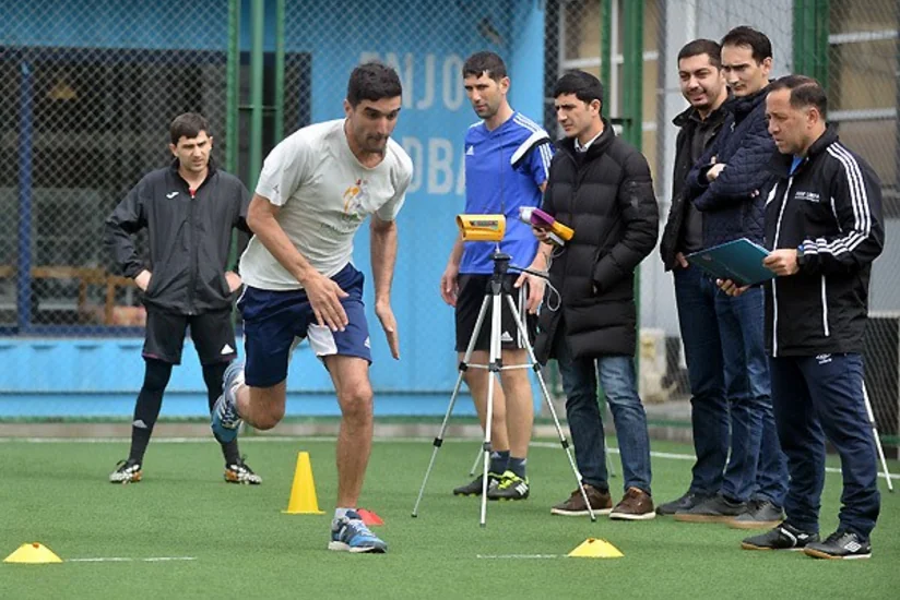 Futbol hakimləri fiziki hazırlıq üzrə test veriblər