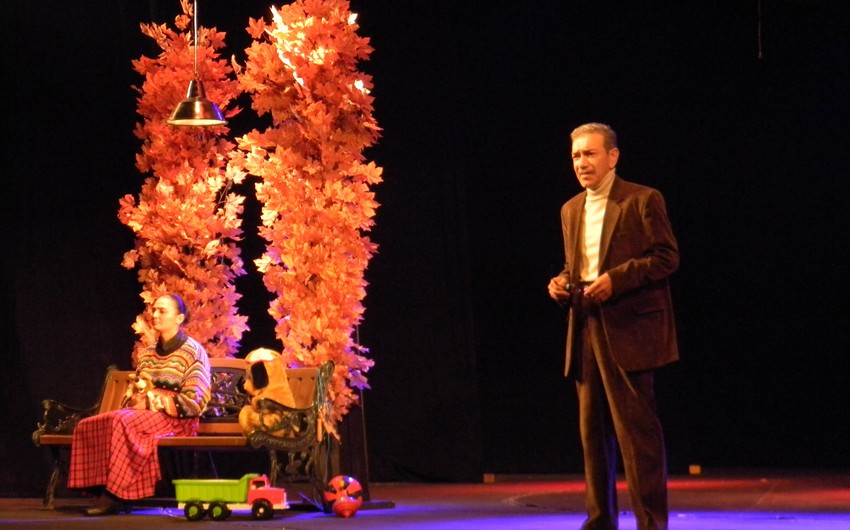 Azərbaycan Dövlət Rus Dram Teatrı Tbilisidə tamaşa nümayiş etdirib - FOTO