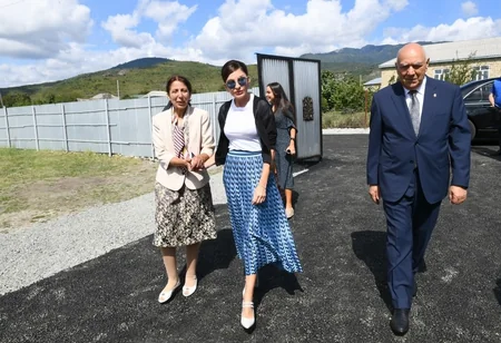 Mehriban Əliyeva: Heydər Əliyev Fondunun dəstəyi ilə 3 rayonda 87 fərdi ev sakinlər üçün tikilir - YENİLƏNİB