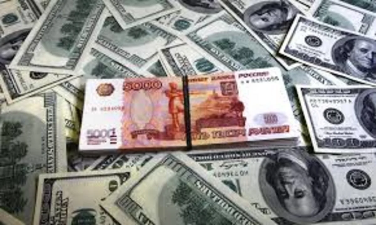 Rusiya vətəndaşlarının valyuta tələbi son 2 ildə maksimuma çatıb