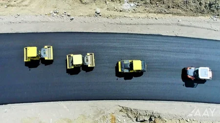 Laçın şəhərindən yan keçən yeni avtomobil yolunun asfaltlanmasına başlanılıb