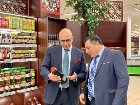 Voronejdə “Azərbaycan nemətləri” stendi açılıb