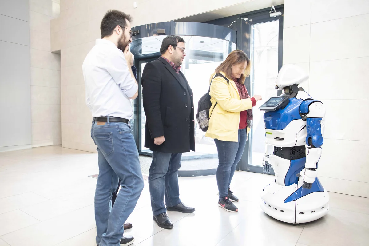 Azərbaycan Beynəlxalq Bankı asan və rahat ünsiyyət üçün yeni robot gətirib