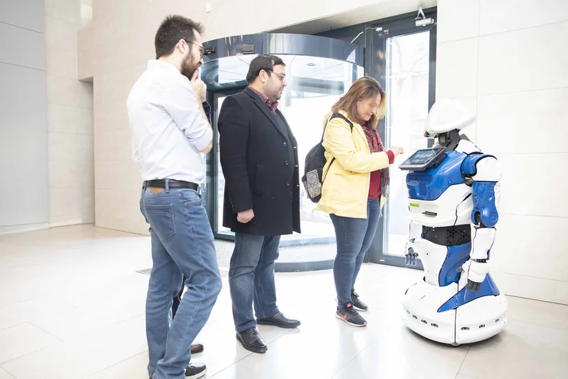 Azərbaycan Beynəlxalq Bankı asan və rahat ünsiyyət üçün yeni robot gətirib
