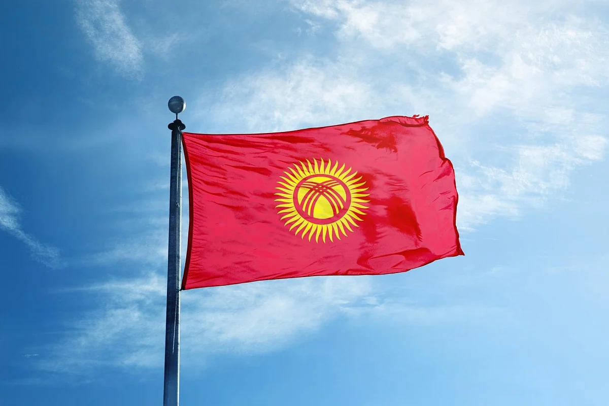 Qırğızıstan bayrağına dəyişiklik edilib
