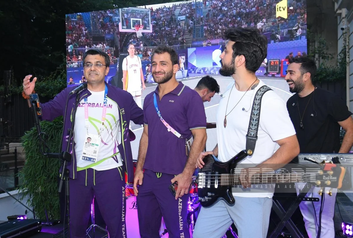 Parisdəki “Azərbaycan Olimpiya Evi”ndə idmançılarla görüş keçirilib