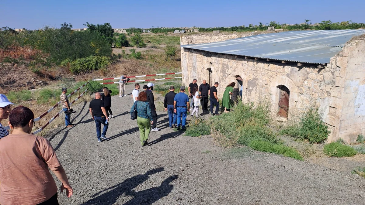 Beynəlxalq konfransın iştirakçıları Füzuli barədə məlumatlandırılıblar