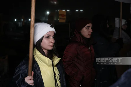 На дороге Ханкенди-Лачын продолжается акция протеста экоактивистов