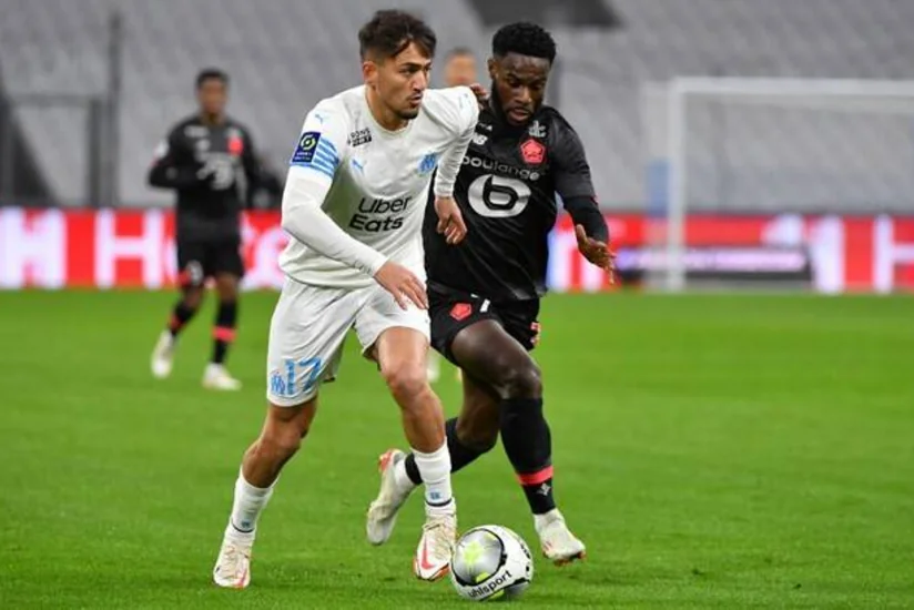 Türk futbolçu Marseli məğlubiyyətdən xilas edib