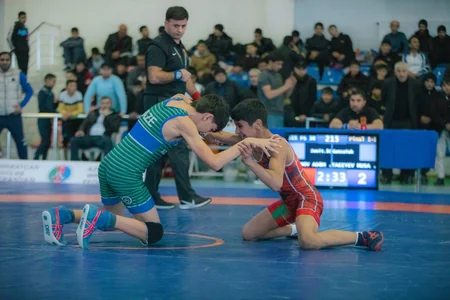 Güləş üzrə Azərbaycan çempionatının ilk günündə 200-ə yaxın idmançı mübarizə aparıb