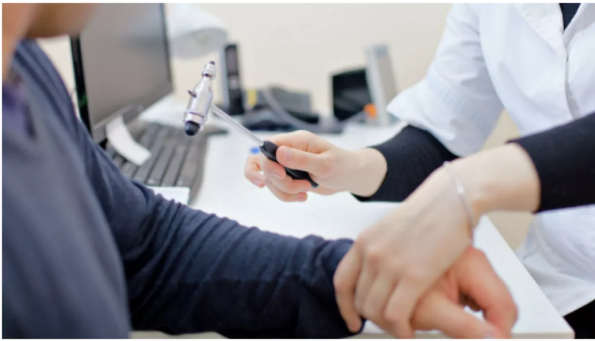 2 early symptoms of arthritis revealed