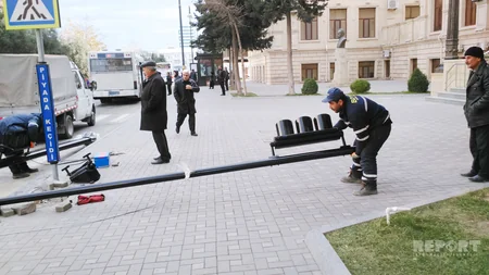 Bakıda tıxac yaradan piyada keçidlərinin qarşısında işıqfor quraşdırılır - FOTO