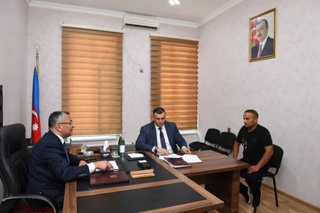 Dövlət Komitəsinin sədri vətəndaşları qəbul edib