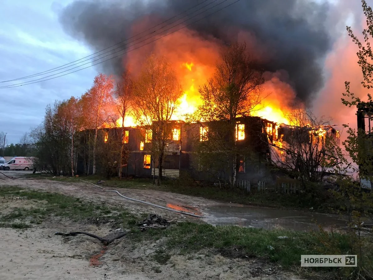 Пожар в жилом доме в Баку потушен
