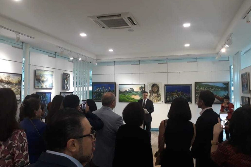 Sinqapurda gənc azərbaycanlı rəssamların sərgisi açılıb