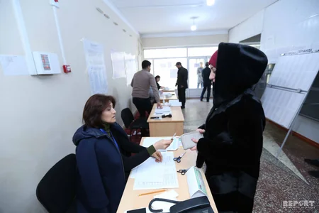 Azərbaycan xalqı səs verir - FOTOREPORTAJ